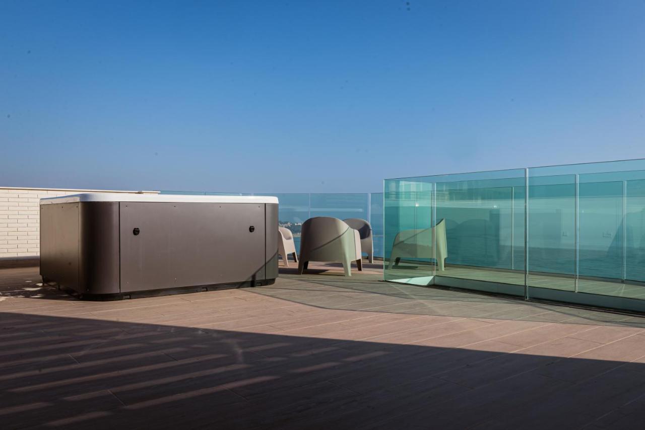 Modern Sea Front Jacuzzi Blue Sky Lejlighed Alicante Eksteriør billede